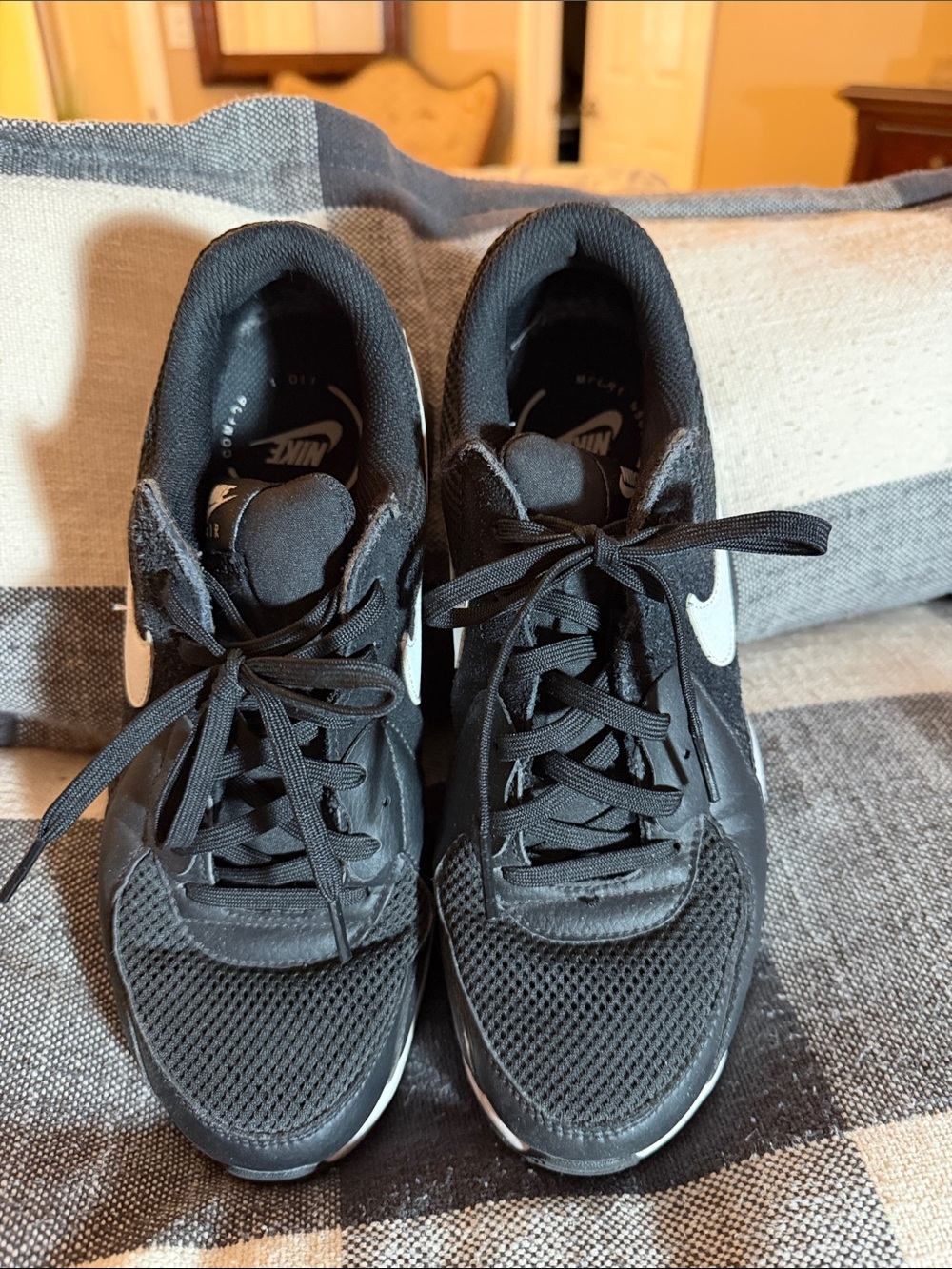 Nike Women’s Black and White Sneakers